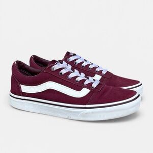 Vans Women’s Ward Sneaker in Burgundy Size 7